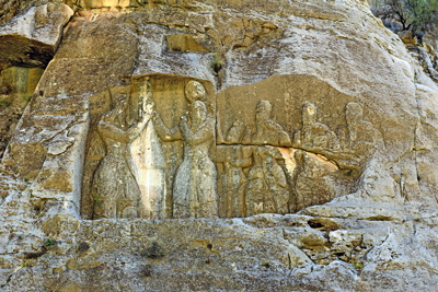 سنگ‌نگاره تاجگذاری اردشیر