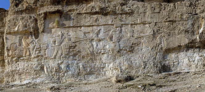 سنگ‌نگاره پیروزی اردشیر یکم بر اردوان پنجم